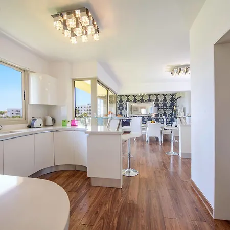 شقة Panorama Penthouse Pernera